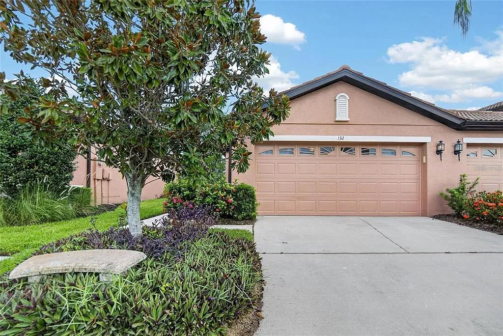 2 bed, 2.0 bath, 1393 sqft, $2,300 — Photo 1