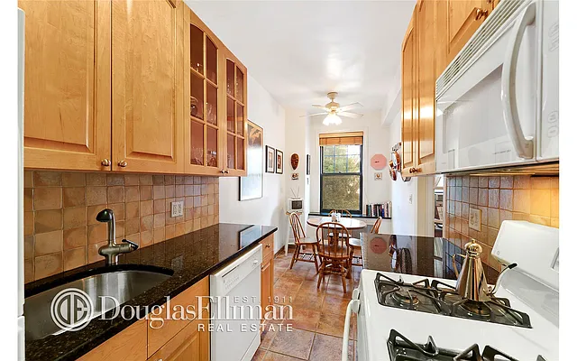 Sold by Douglas Elliman | media 24