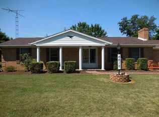 W5495 Oak Park Rd, Elkhorn, WI 53121