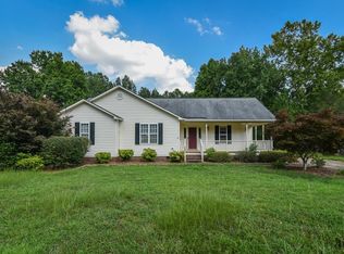 5601 Sterlingwoods Dr, Fuquay Varina, NC 27526
