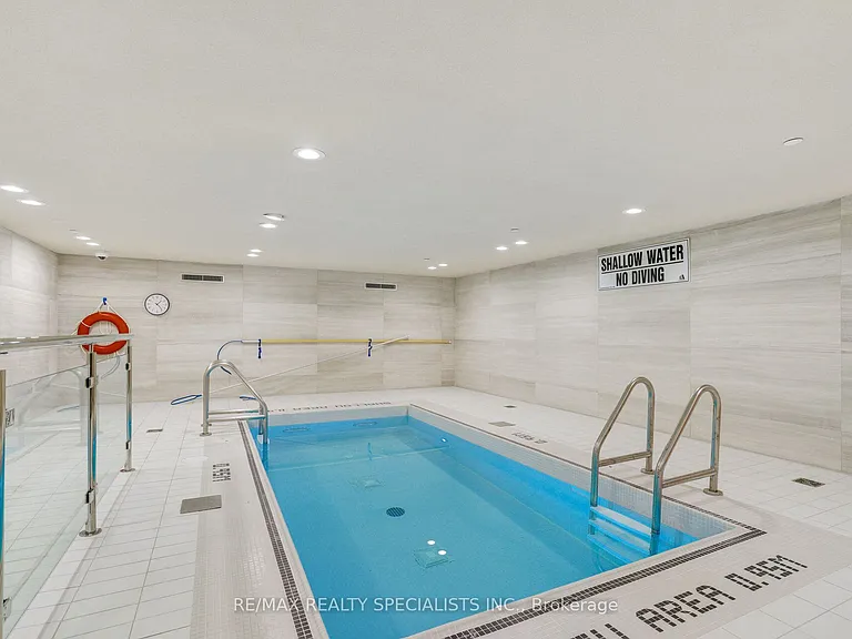 29 Queens Quay E #1118 — Photo 26