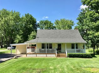 1013 E Clark St, Litchfield, IL 62056