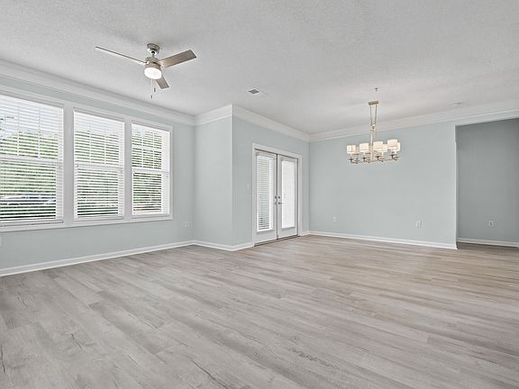 5th image of 1214 Rosewood Ln