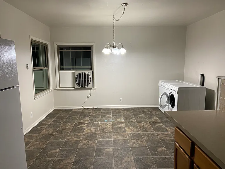 809A W Charlotte St — Photo 4