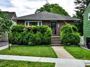 88 Woodland Ave, Rutherford, NJ 07070
