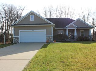 6220 Sheldon Oak Dr, Hudsonville, MI 49426