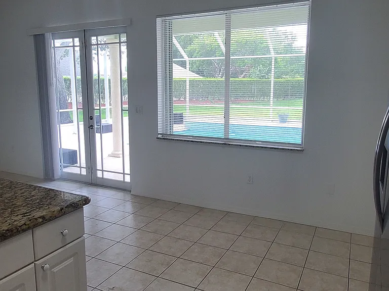 420 SE 23rd Ln — Photo 64