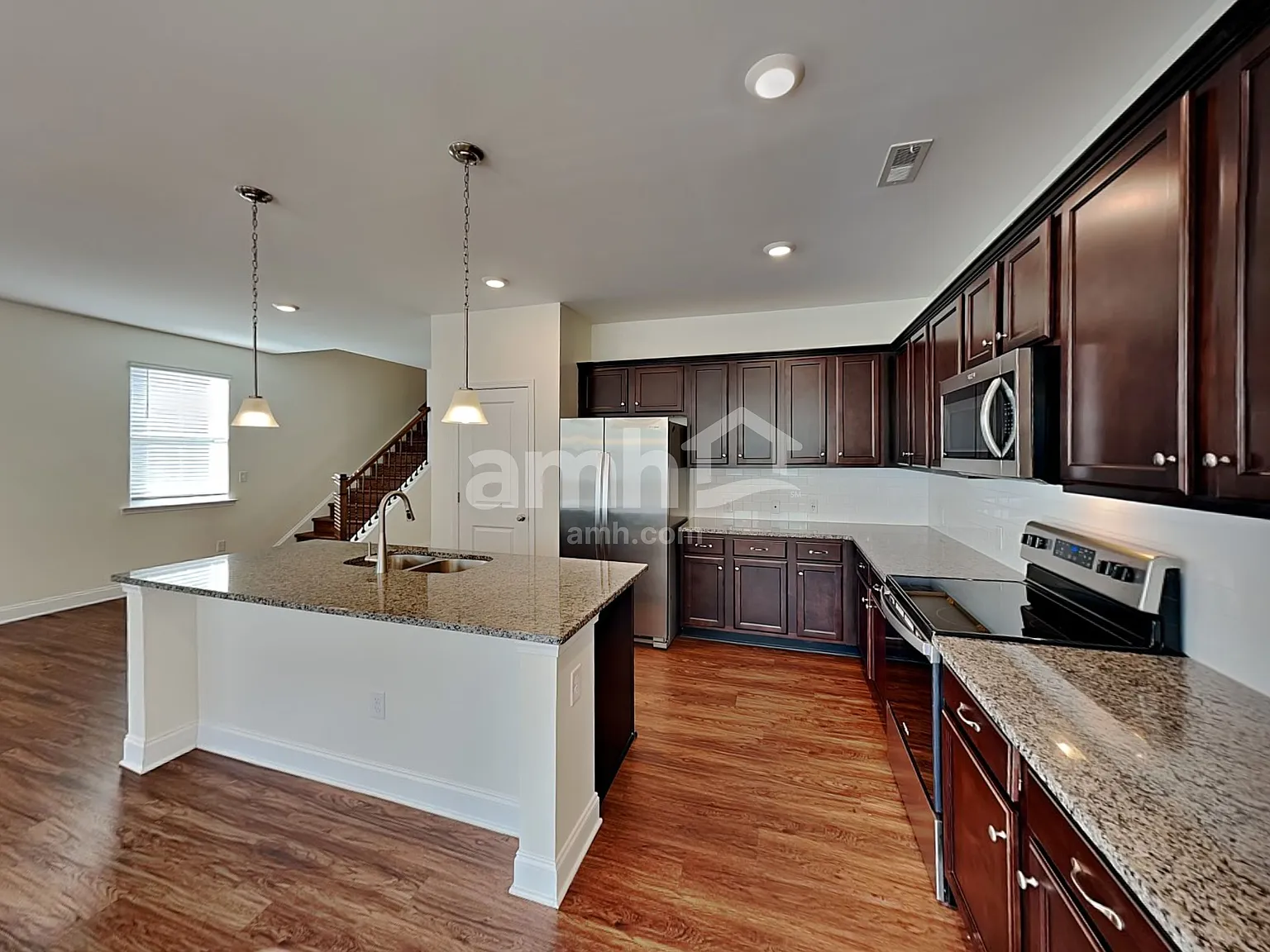 4 bed, 2.5 bath, 2091 sqft, $2,510 — Photo 3