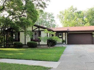 1817 Southampton Dr SE, Grand Rapids, MI 49508