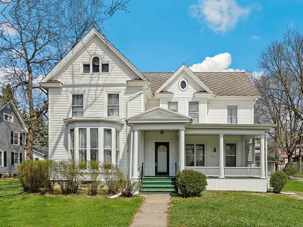 309 E 3rd St, Sandwich, IL 60548