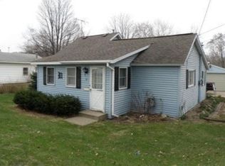 37 E 6th St, Shelby, MI 49455