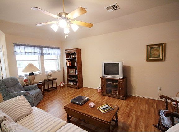 5th image of 204 Coronado Cir