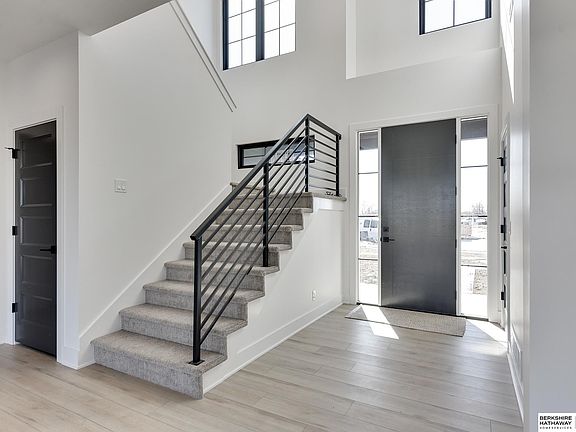 4th image of 28506 Jessie Circle Valley NE