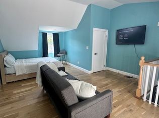 37 Crossland St FLOOR 2, Charlestown, RI 02813