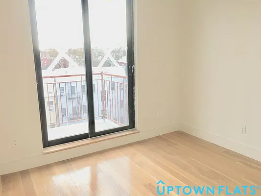 Rented by Uptown Flats LLC | media 24