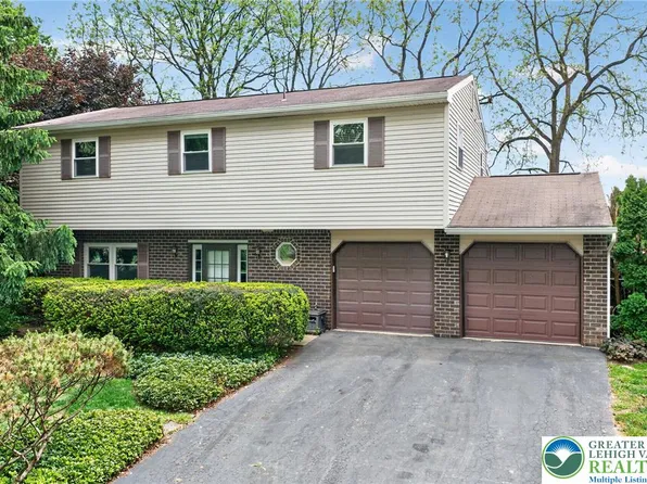 1189 Bluestone Dr, Bethlehem, PA 18017