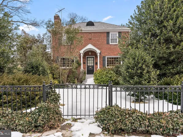 301 S Ivy St, Arlington, VA 22204