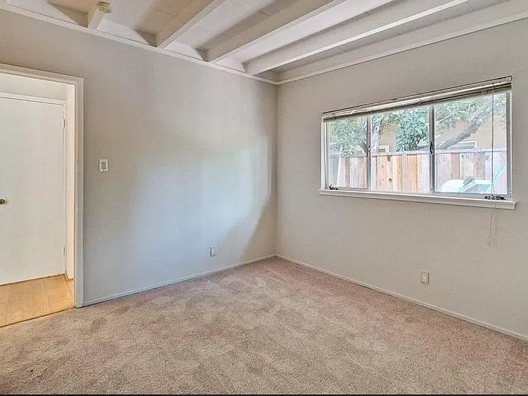 1011 Moreno Ave — Photo 6