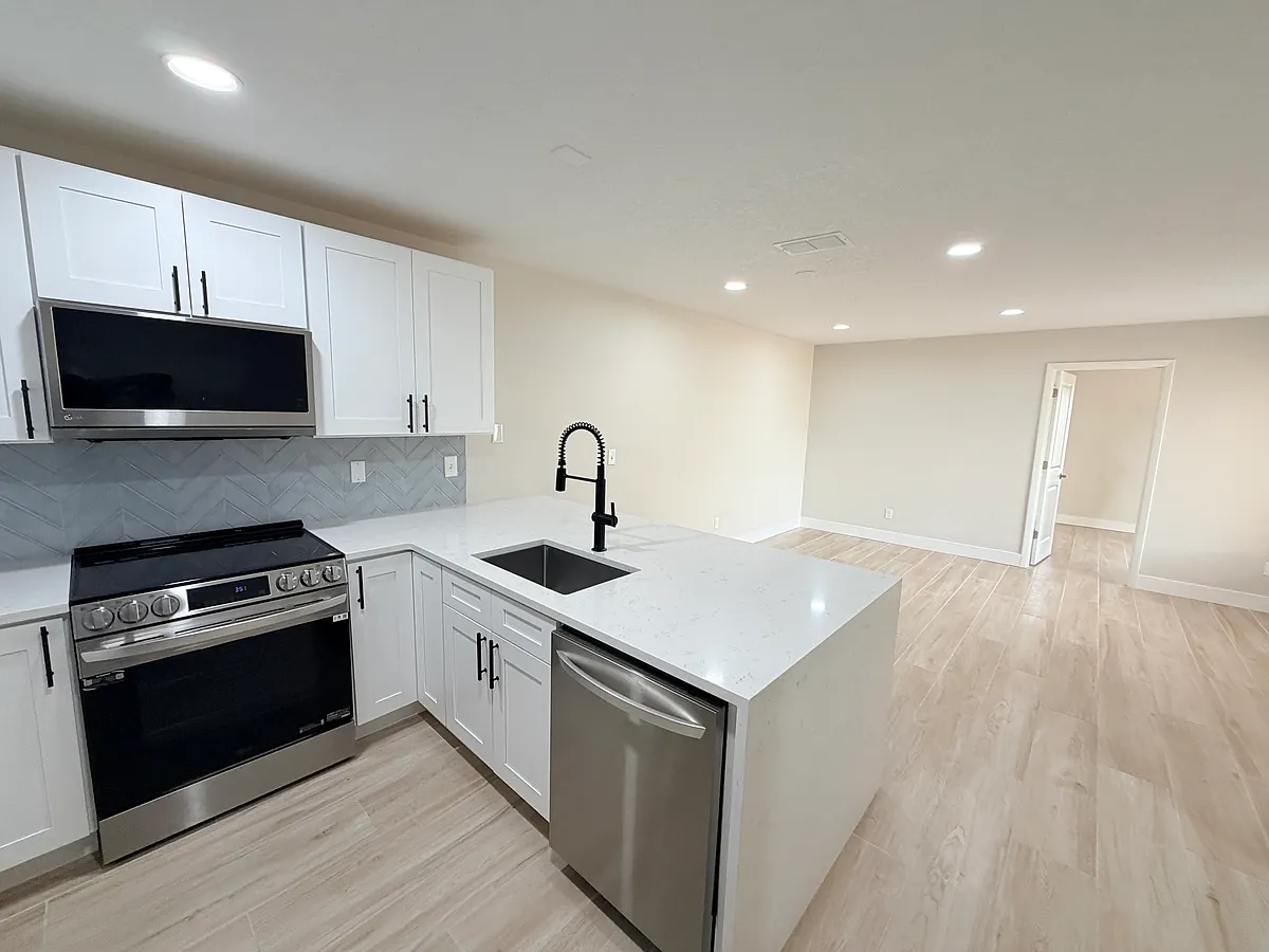 Building Photo - 1440 Sheafe Ave NE #101