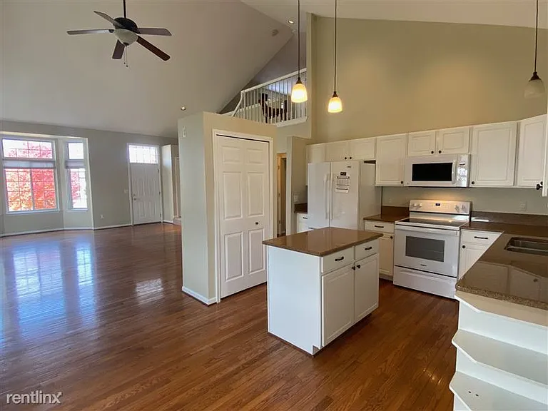 6710 Summerdale Ct E — Photo 10