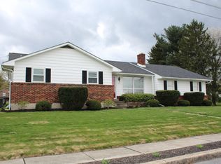 404 E Smith St, Topton, PA 19562
