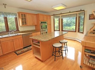 1033 Stanton Lebanon Rd, Lebanon, NJ 08833