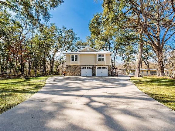 2nd image of 498 SW Manatee Ter