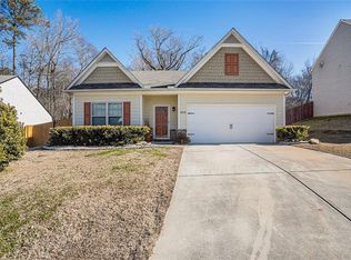 6018 Heisler St, Rex, GA 30273