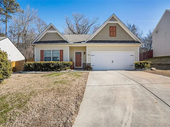 6018 Heisler St, Rex, GA 30273