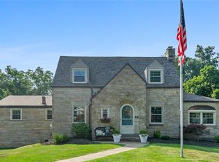 305 Broadway Dr, Pittsburgh, PA 15236