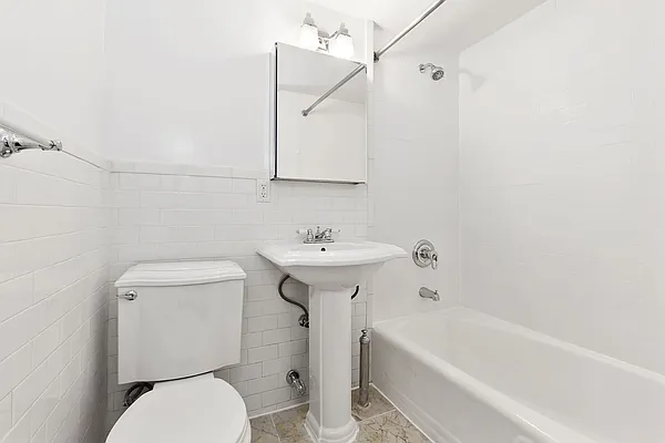 Rented by Cooper & Cooper Real Estate | media 16