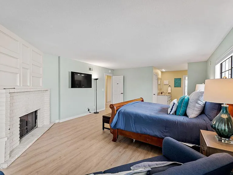 4850 Amalfi Way — Photo 25