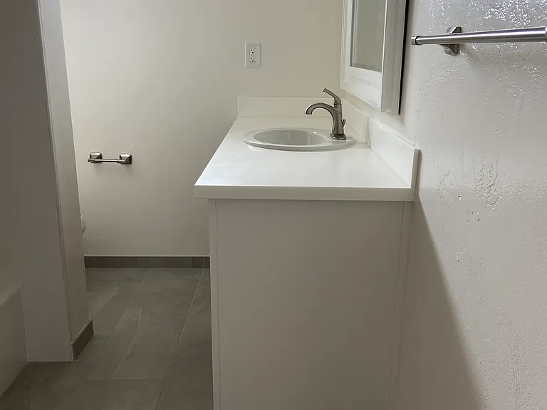 366 Van Buren St #10 — Photo 9