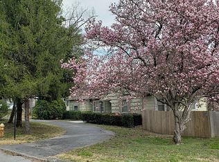 1540 S Rugby Pl, Chattanooga, TN 37412