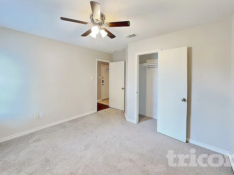 1326 Foster St — Photo 10