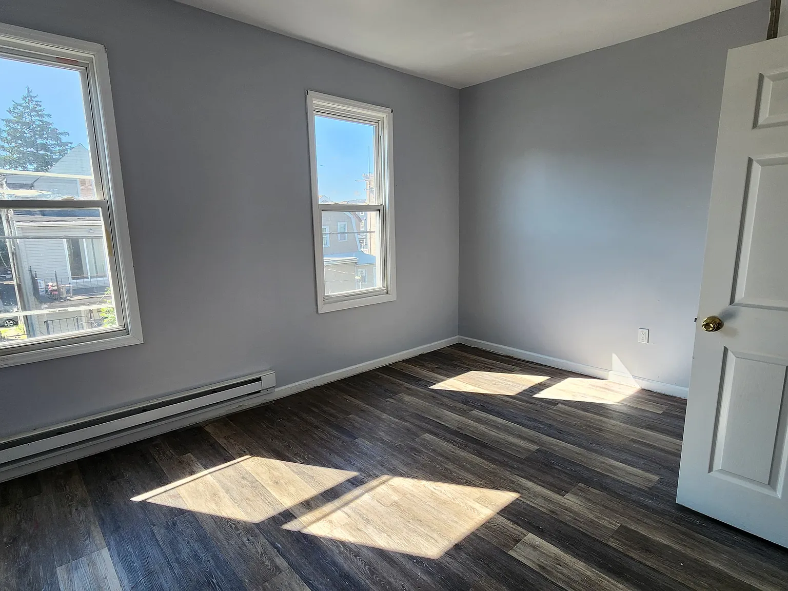 3 bed, $2,200 — Photo 2