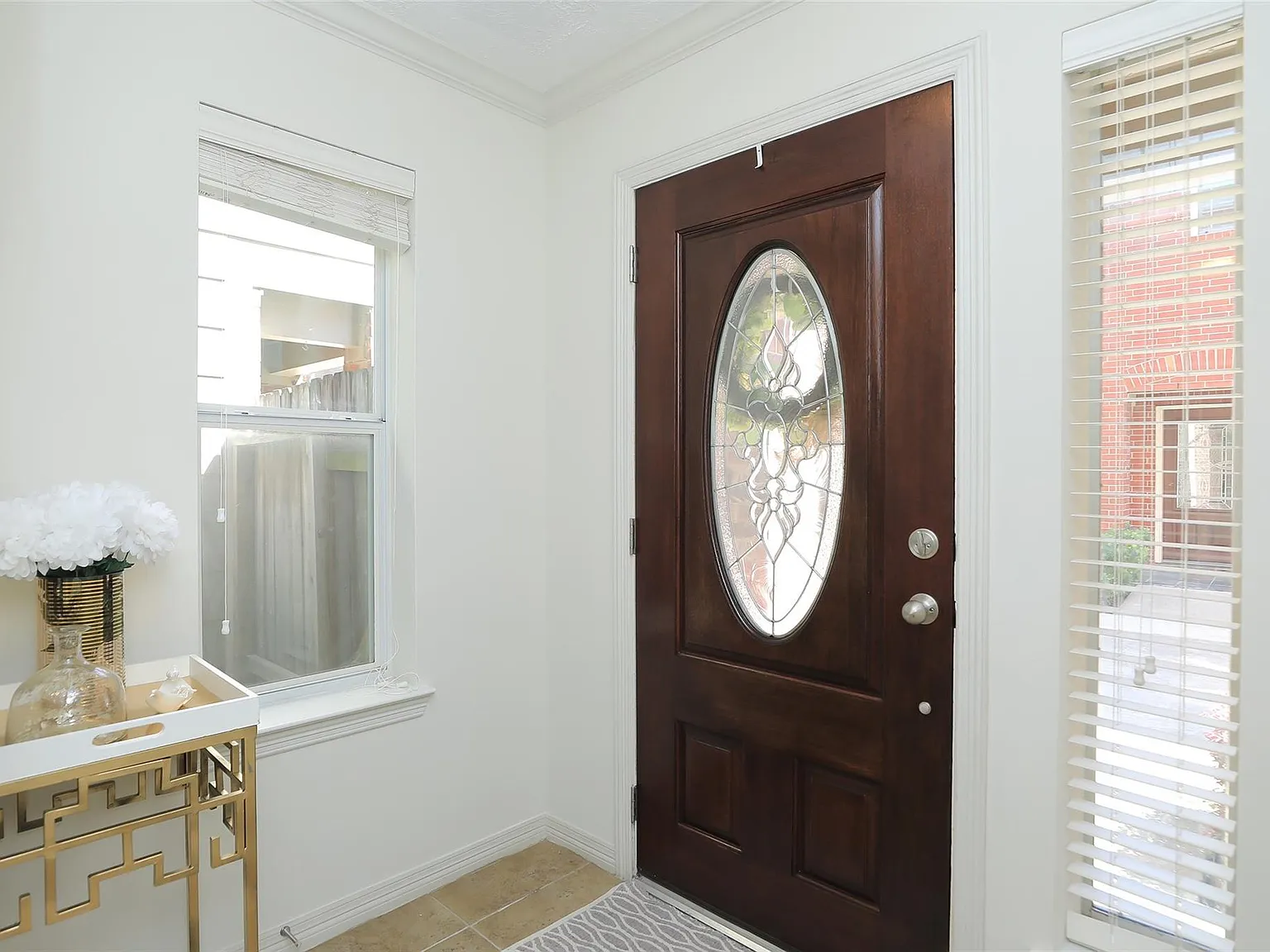 3 bed, 3.5 bath, 2587 sqft, $3,200 — Photo 4