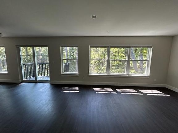 2nd image of 200 Town Common Cir #203