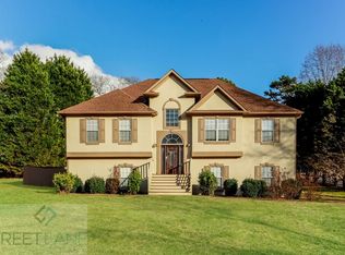 5129 Artesian Spring Dr, Flowery Branch, GA 30542