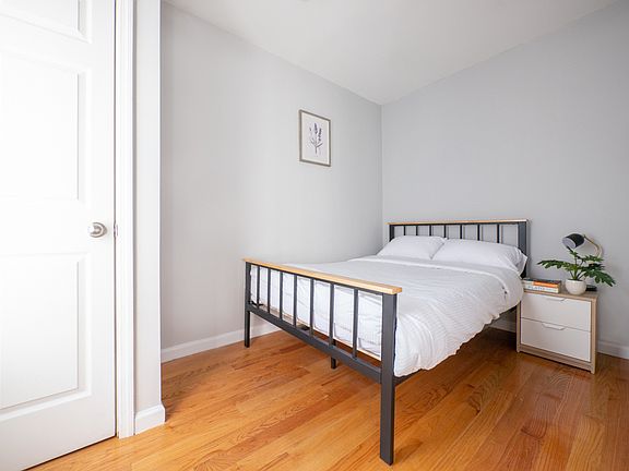 3rd image of 346 Manhattan Ave #601