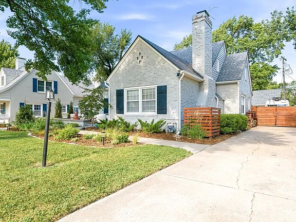2nd image of 211 N Battin Ave