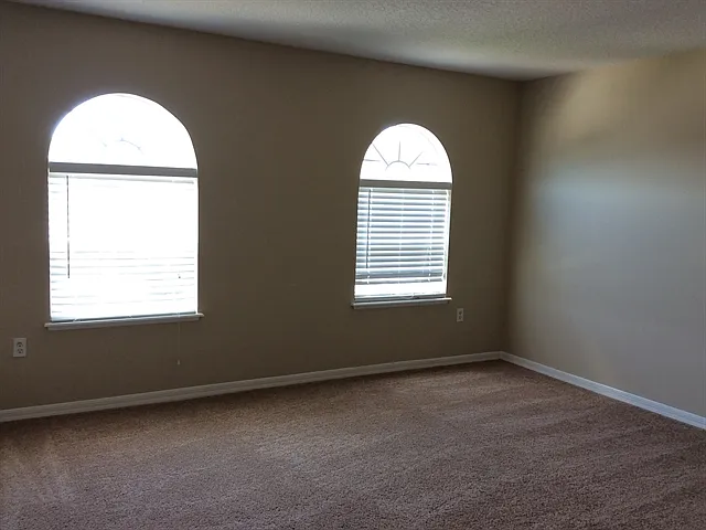 401 Blake Ave — Photo 29