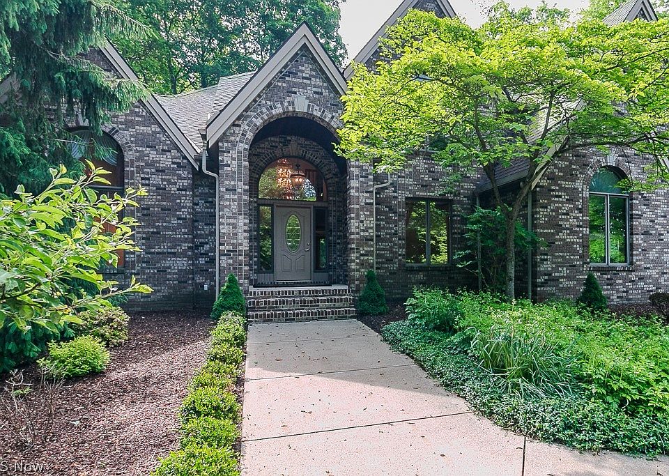 1st image of 9323 Regency Woods Dr