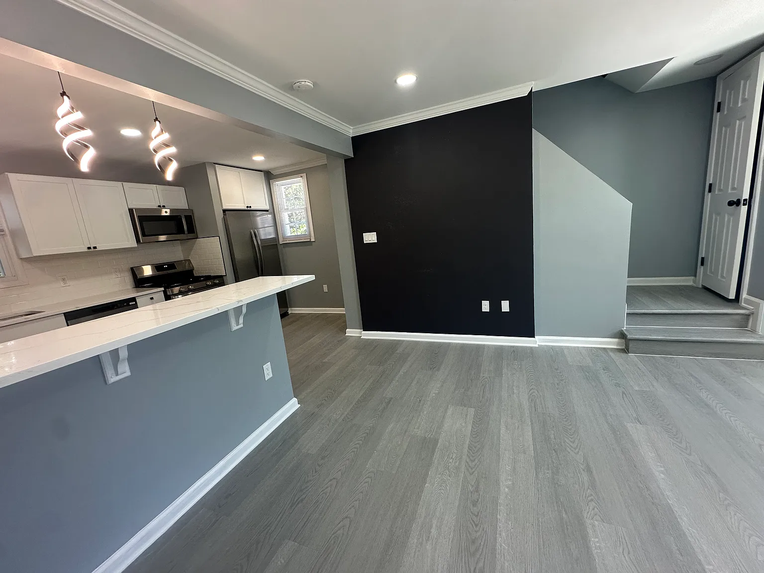 2 bed, 1200 sqft, $3,200 — Photo 2