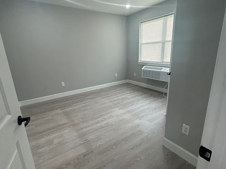 168-170 Fair St #103 — Photo 8