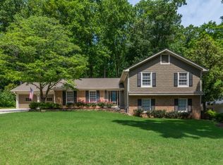 40 Brandon Ridge Dr, Sandy Springs, GA 30328