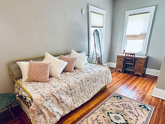 5th image of 217 Norwood Ave #1