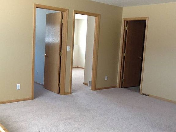 2nd image of 781 14th Ave E