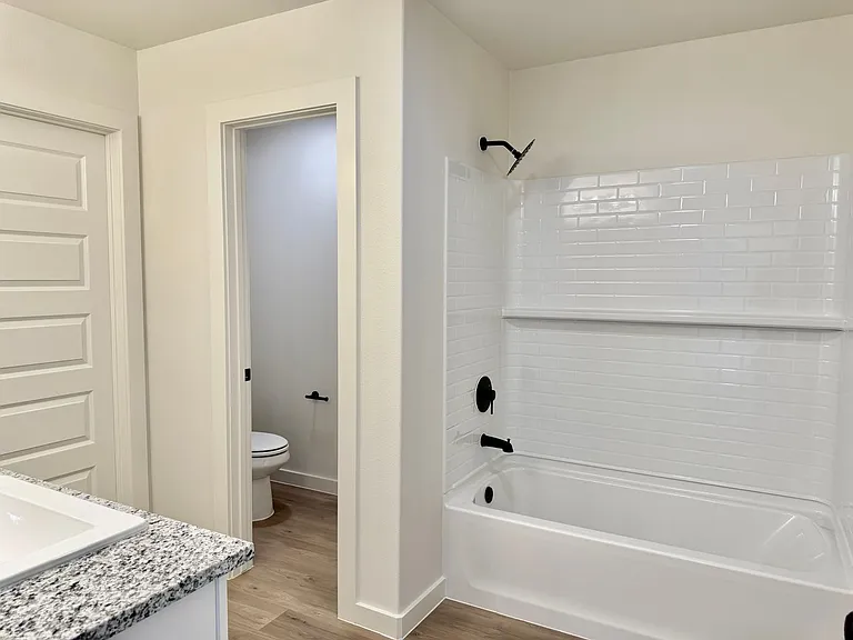2408 Aberdeen Ave — Photo 13