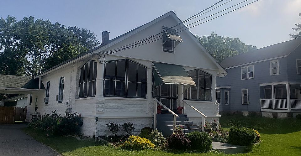 2nd image of 1 Lawnwood Ave